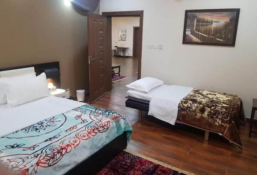 پانسیون Alpha Guest House