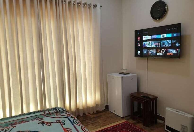 پانسیون Alpha Guest House