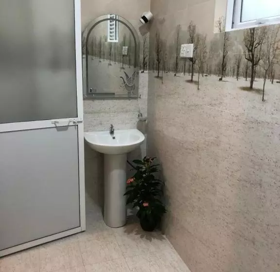 Majatalo Hiriketiya New Radiant House