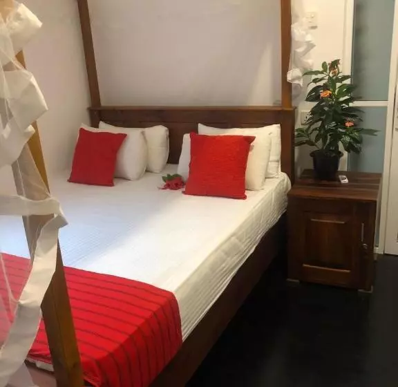 Majatalo Hiriketiya New Radiant House