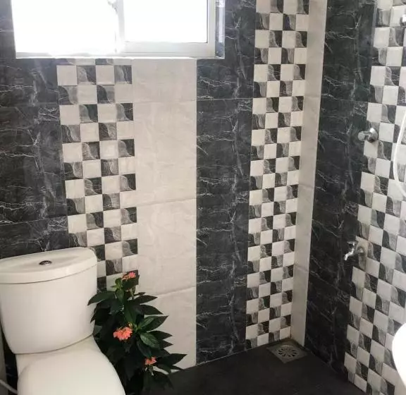 Majatalo Hiriketiya New Radiant House