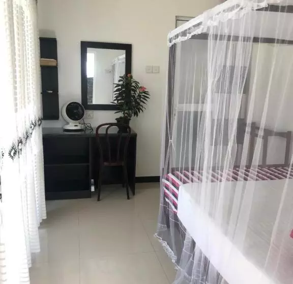 Majatalo Hiriketiya New Radiant House