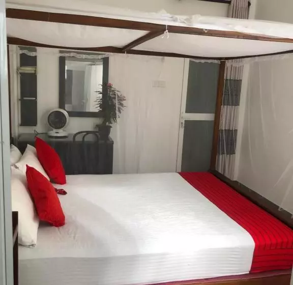 Majatalo Hiriketiya New Radiant House