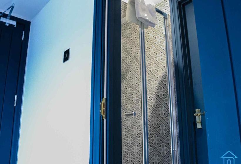 ペンション York Contractor House  Free Road Side Parking, Town Centre Location, Free Wifi & Netflix By Firoz Pr