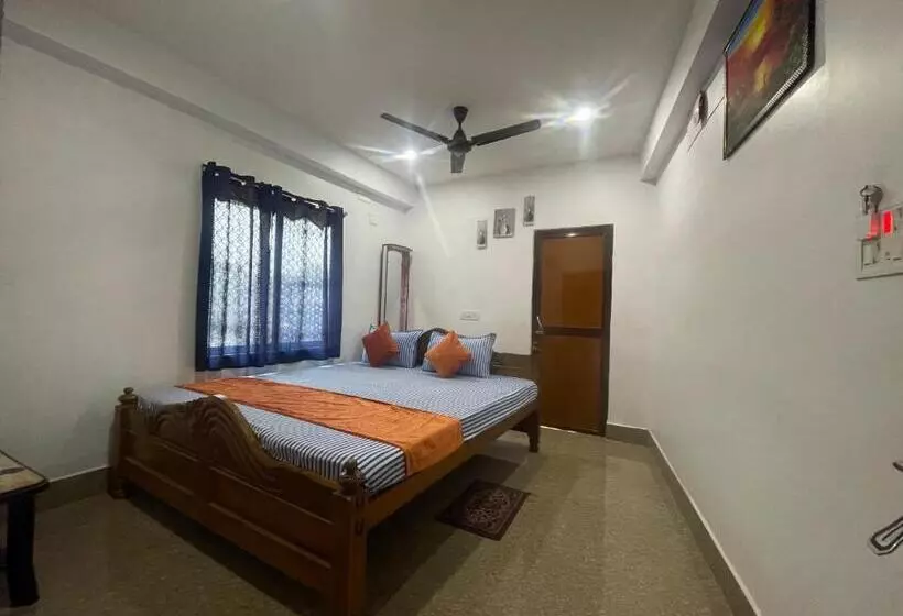 ホテル Anjana Palace