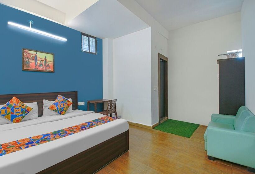 בית מלון כפרי Fabexpress Saket Inn