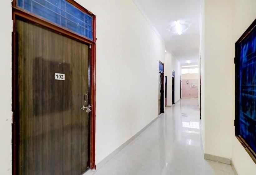 בית מלון כפרי Spot On 76978  Moon