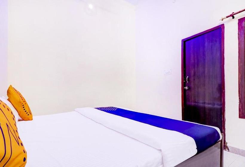 בית מלון כפרי Spot On 76978  Moon