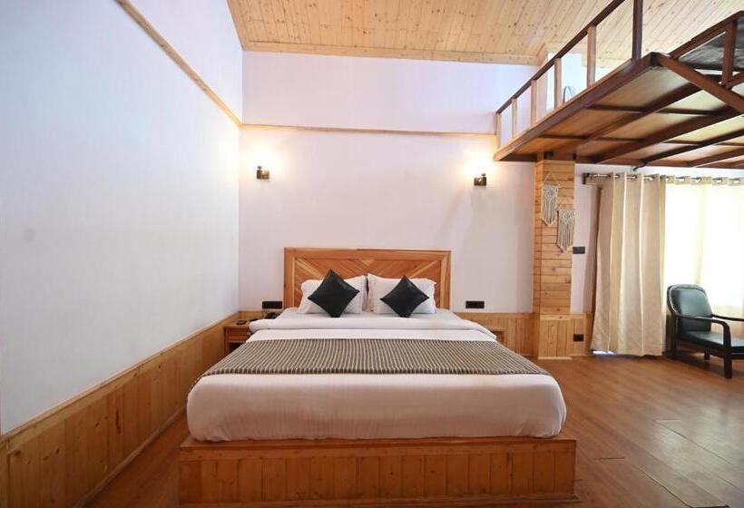 Отель The Hillside