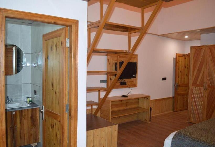 Отель The Hillside