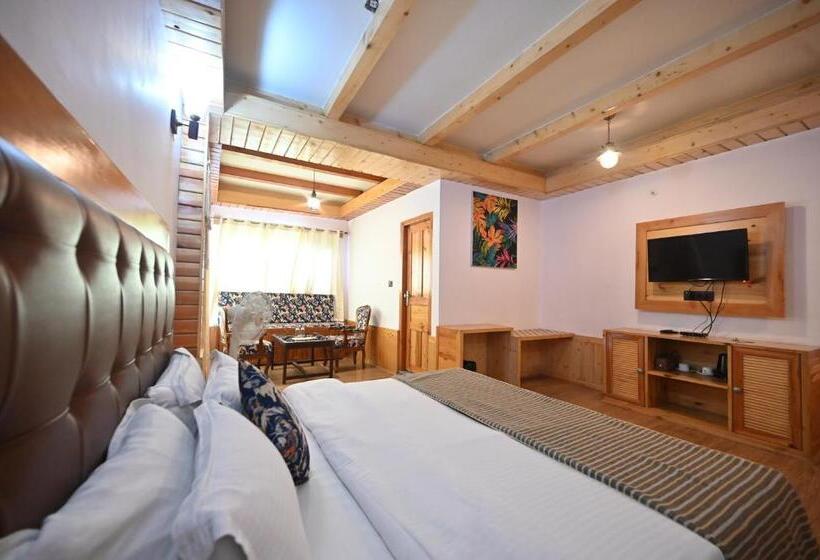 Отель The Hillside