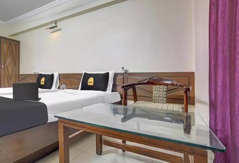 هتل Townhouse Oak Utsav Residency