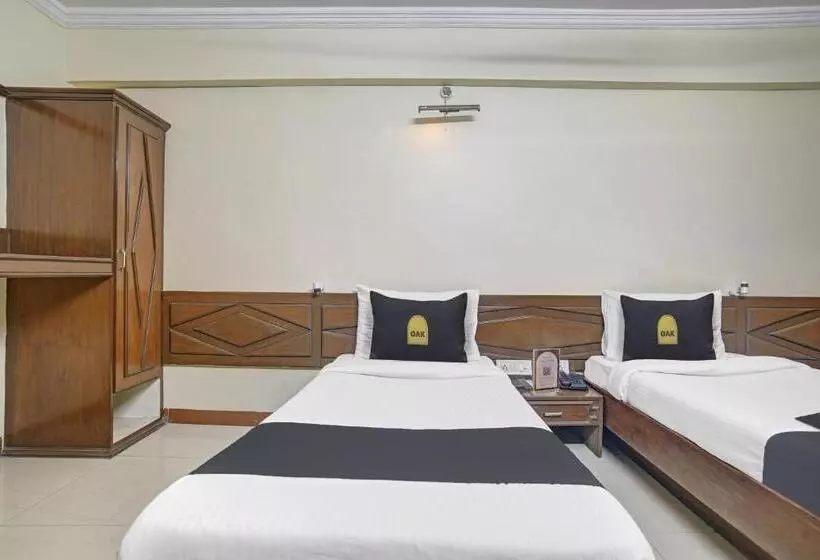 هتل Townhouse Oak Utsav Residency