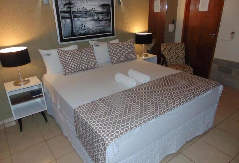 پانسیون Pousada La Luna Dos Pireneus