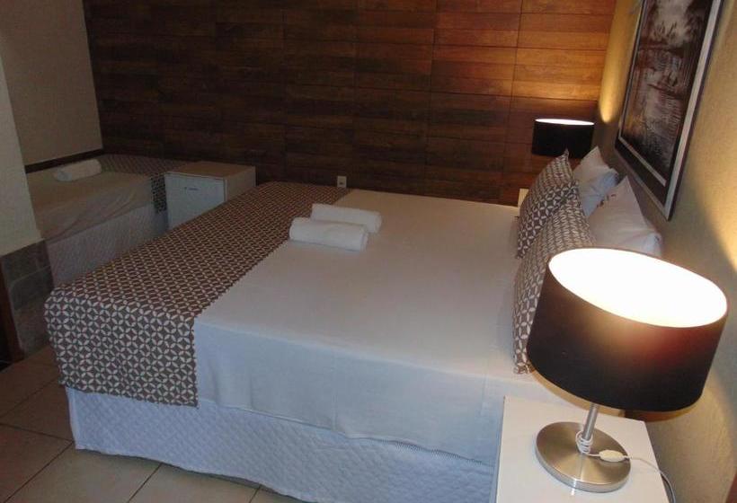 پانسیون Pousada La Luna Dos Pireneus