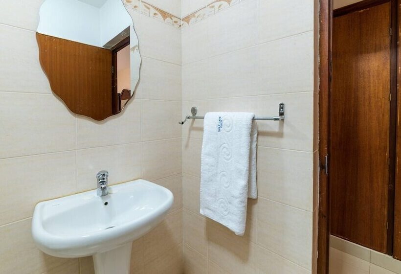 پانسیون Trendy Deluxe Single Rooms In Masaka   1