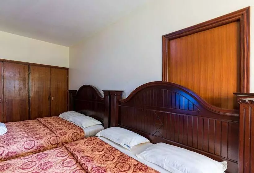پانسیون Trendy Deluxe Twin Rooms In Masaka   2