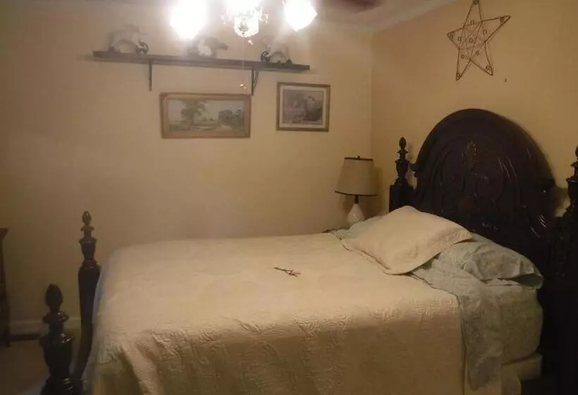 Serenity Hill Bed And Breakfast