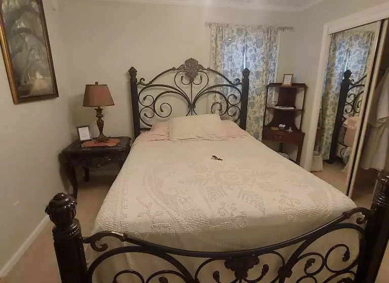 Serenity Hill Bed And Breakfast