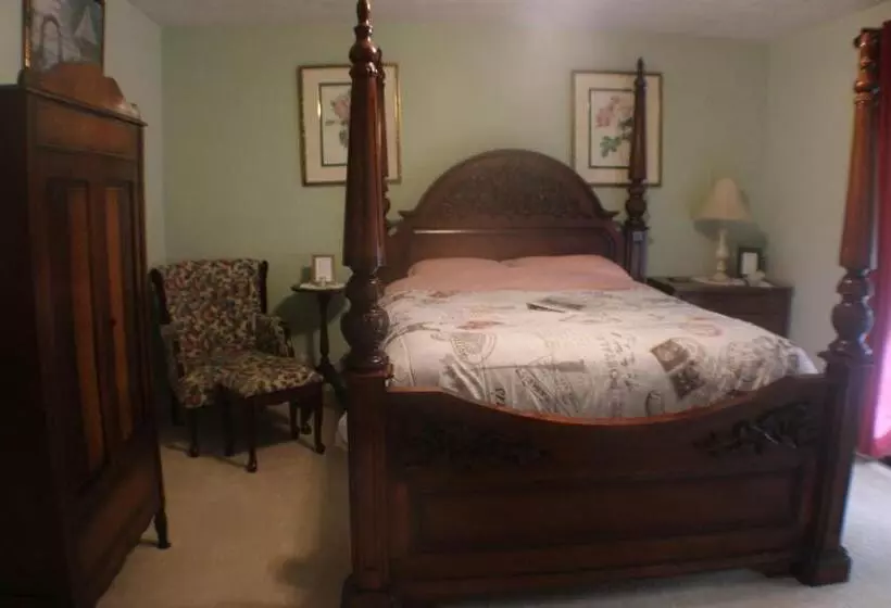 Serenity Hill Bed And Breakfast