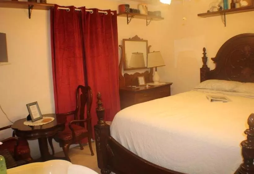 Serenity Hill Bed And Breakfast