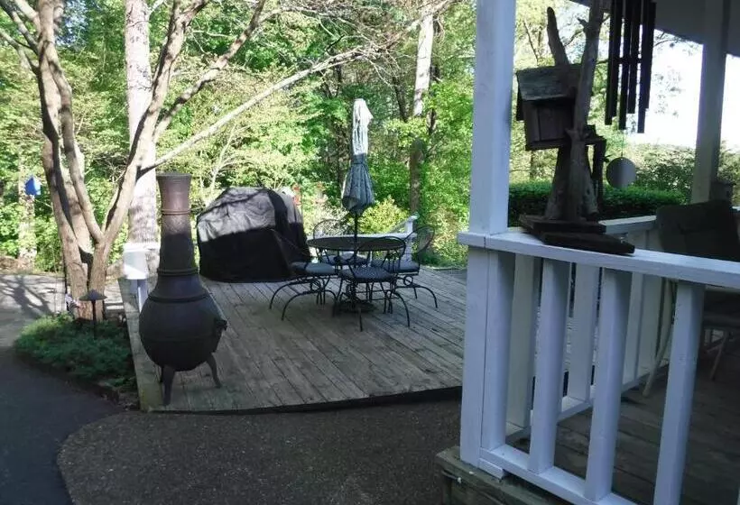 Serenity Hill Bed And Breakfast