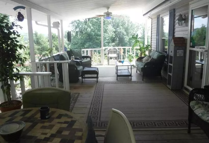 Serenity Hill Bed And Breakfast