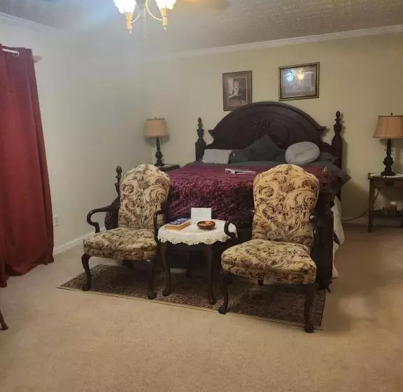 Serenity Hill Bed And Breakfast