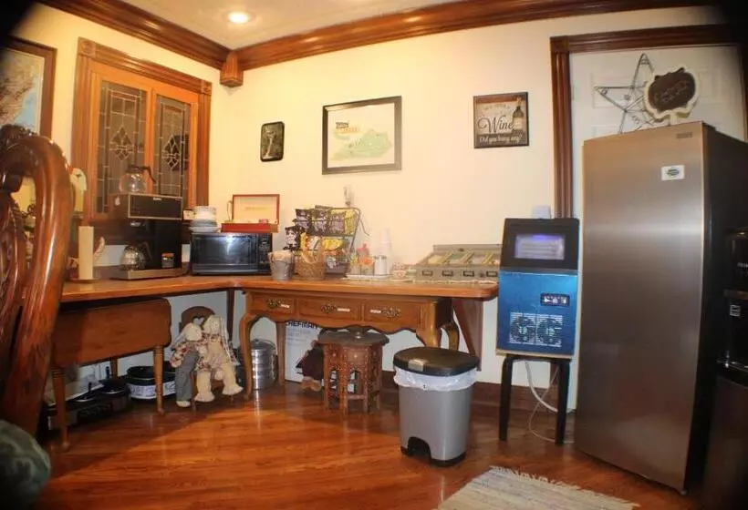 Serenity Hill Bed And Breakfast