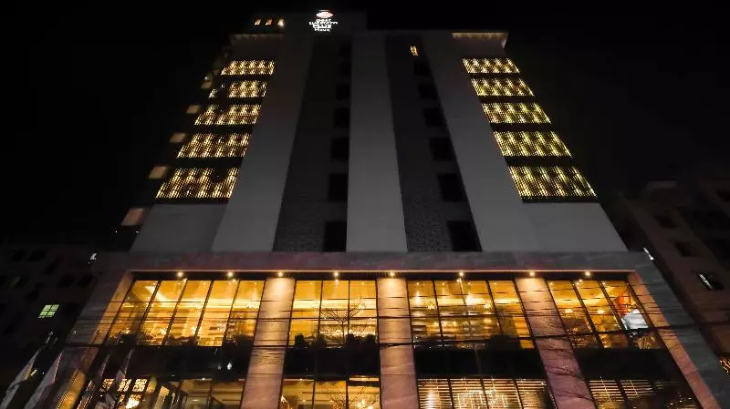هتل Best Western Plus Maya Luxury Collection