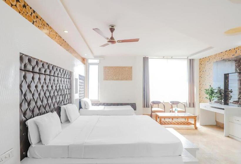 Capital O 72530 Hotel Vivaan