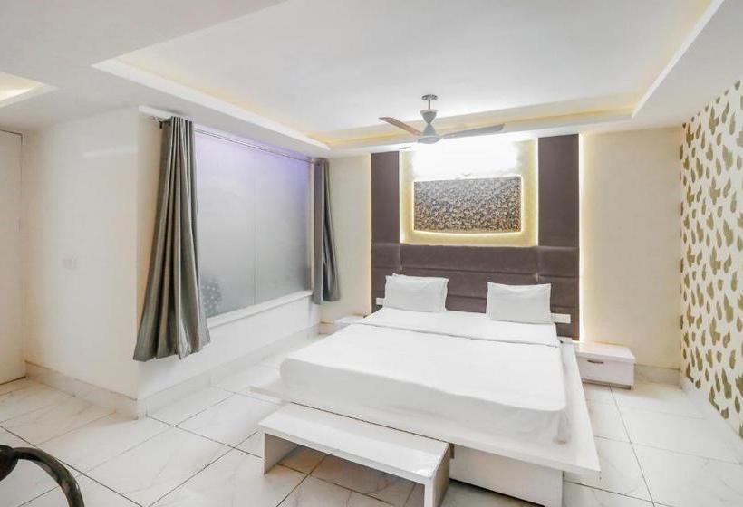 Capital O 72530 Hotel Vivaan