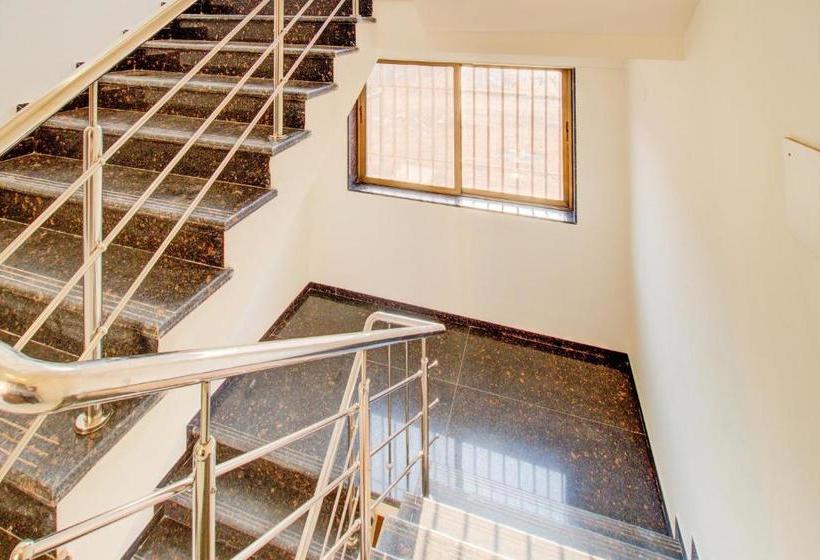 호텔 Capital O Nsk181 Rio Inn