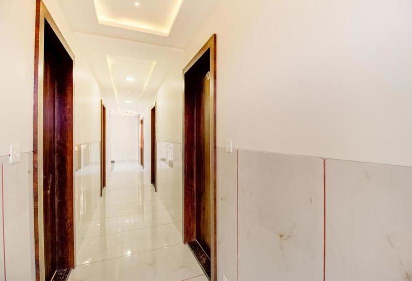 호텔 Capital O Nsk181 Rio Inn