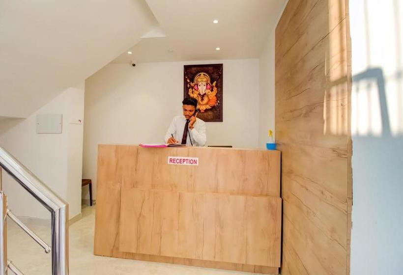 호텔 Capital O Nsk181 Rio Inn