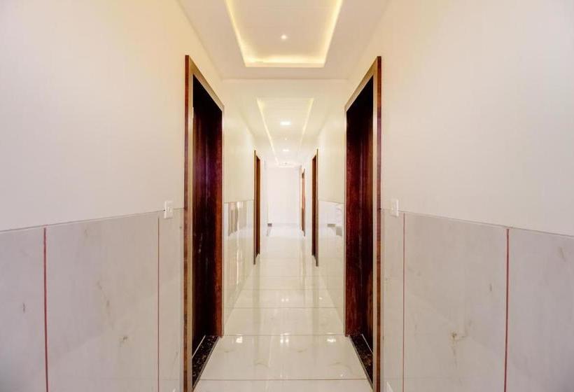 호텔 Capital O Nsk181 Rio Inn