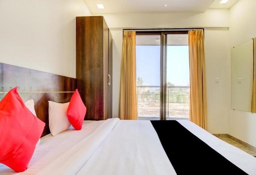 호텔 Capital O Nsk181 Rio Inn