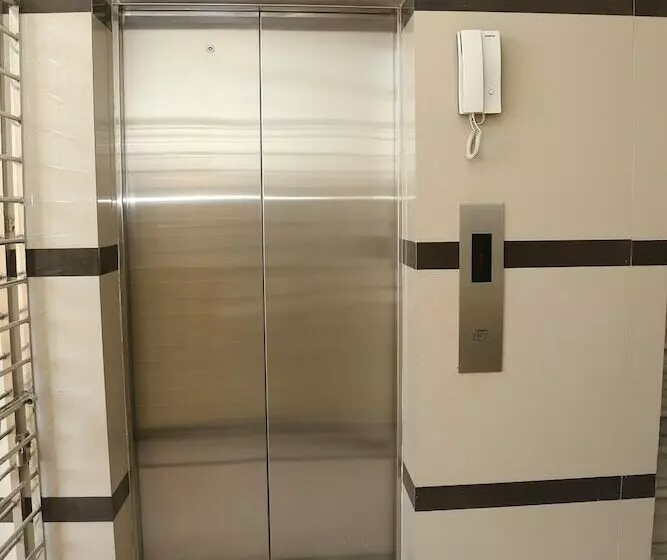 هتل Hak Mall Suites