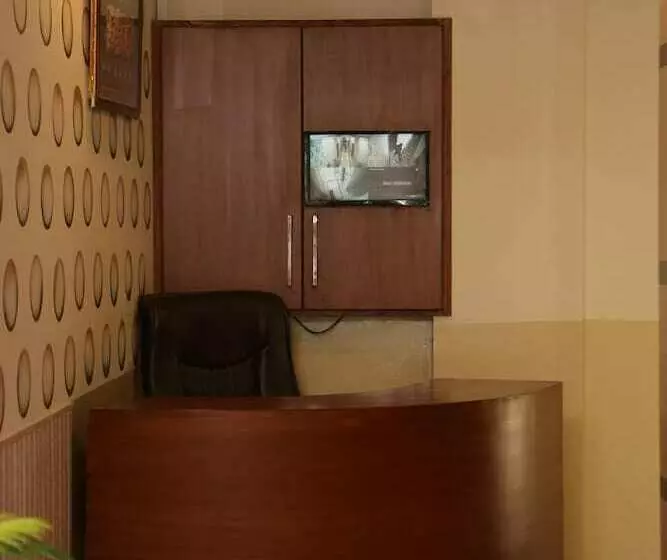 هتل Hak Mall Suites