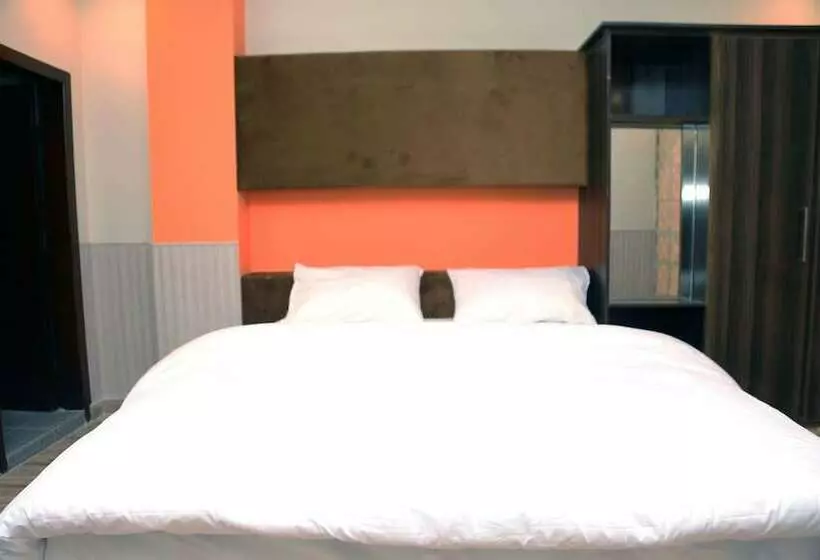 هتل Hak Mall Suites