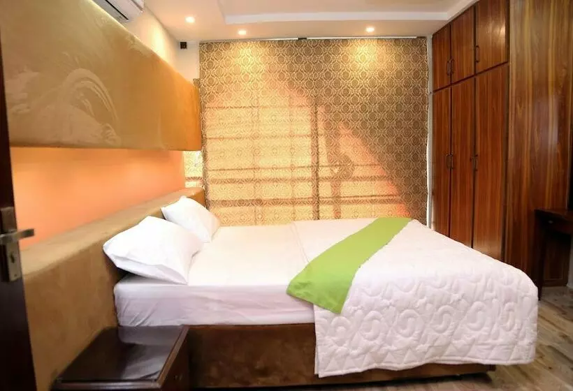 هتل Hak Mall Suites