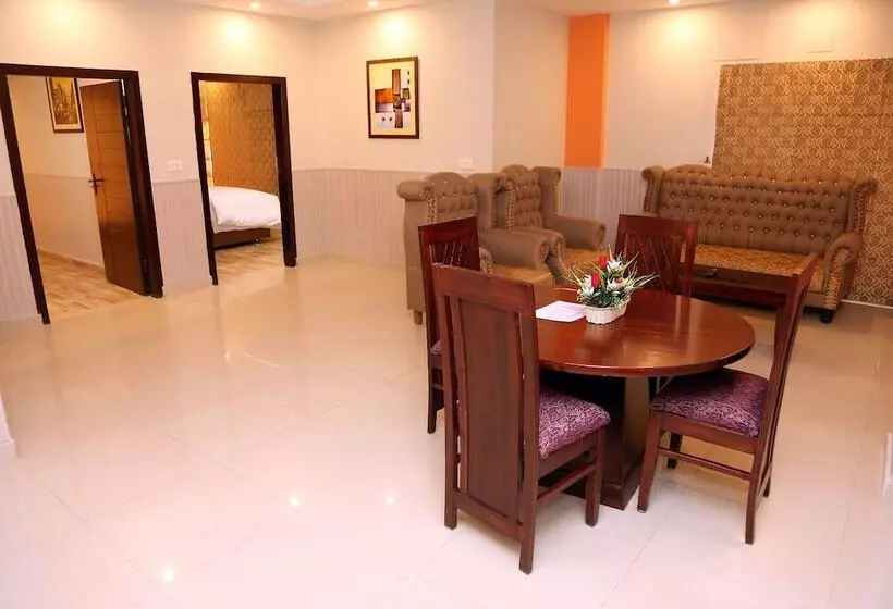 هتل Hak Mall Suites