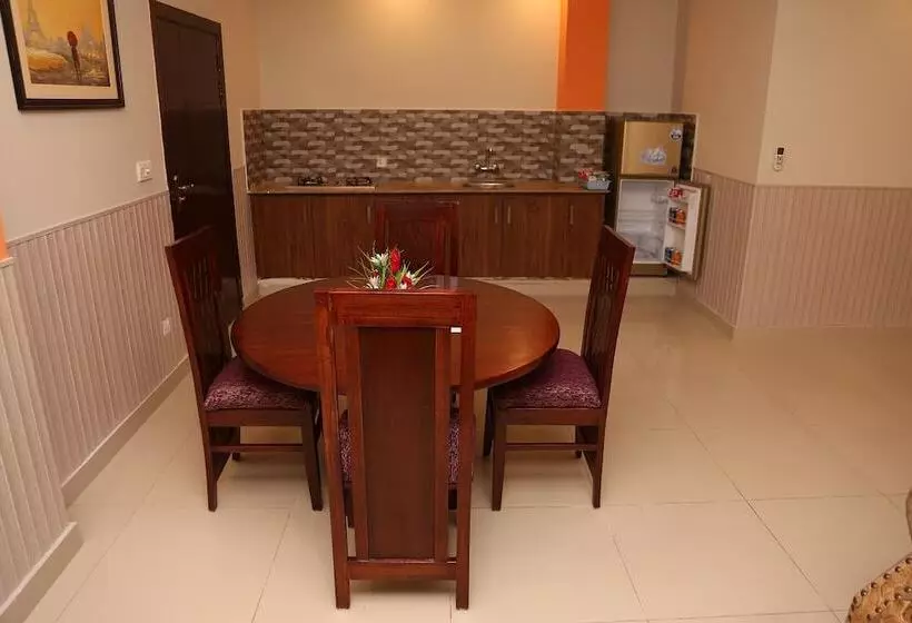 هتل Hak Mall Suites