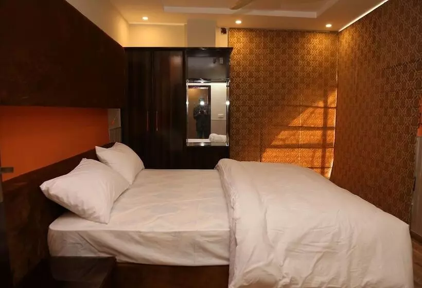 هتل Hak Mall Suites