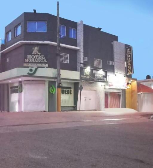 هتل Monarca