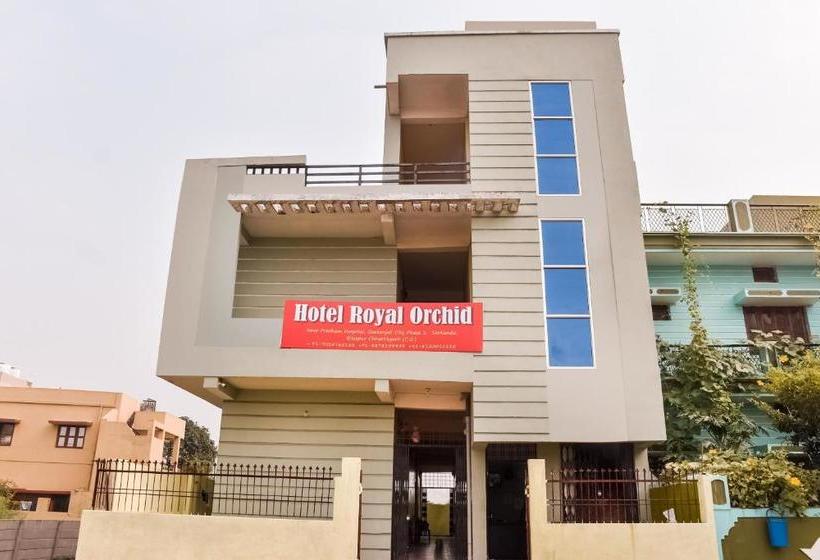 בית מלון כפרי Vaccinated Staff Spot On 77540 Royal Orchid