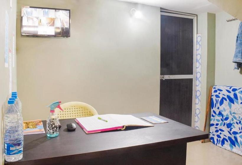 בית מלון כפרי Vaccinated Staff Spot On 77540 Royal Orchid