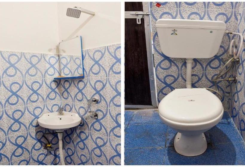 בית מלון כפרי Vaccinated Staff Spot On 77540 Royal Orchid