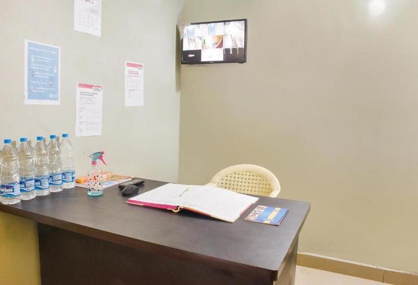 בית מלון כפרי Vaccinated Staff Spot On 77540 Royal Orchid