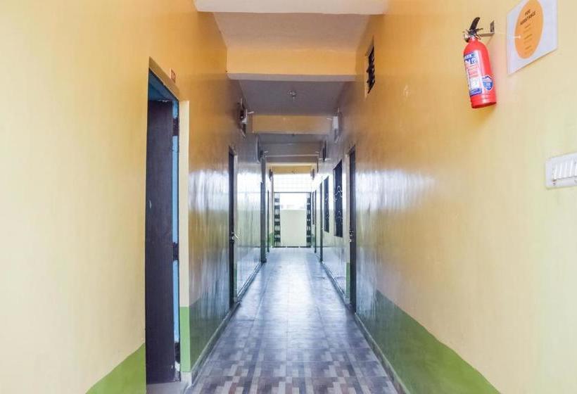 בית מלון כפרי Vaccinated Staff Spot On 77540 Royal Orchid